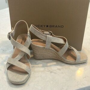 Lucky Brand Mytila‎ Women's Tan Wedge Espadrille Sandals Sz 7.5- NIB